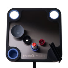 Lade das Bild in den Galerie-Viewer, Braids & Freckles • Magnetic C Holder Set